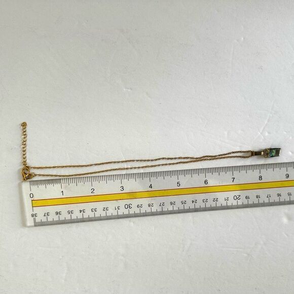 Gold tone abalone pendant necklace - Picture 8 of 10